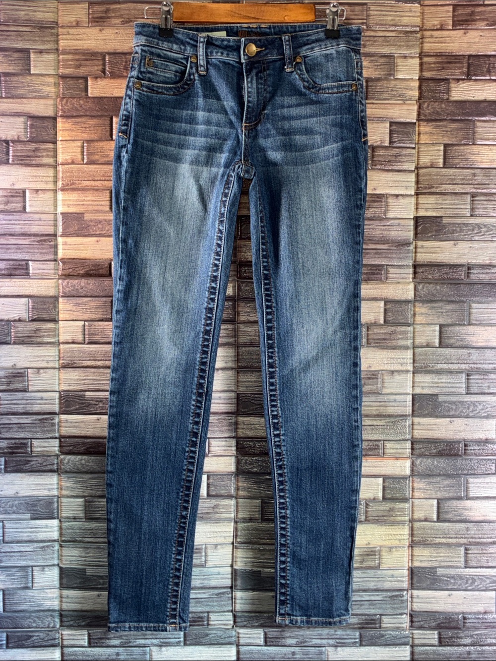 EUC Kut From The Kloth Diana Mid Rise Relaxed Fit Skinny 2